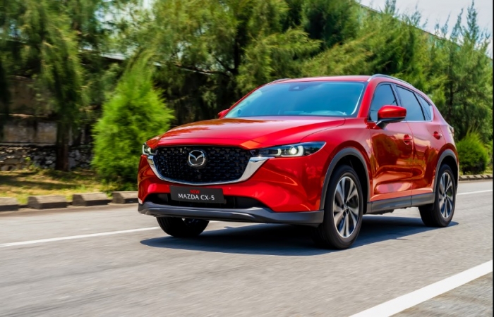 B&#x1EA3;ng gi&#xE1; &#x27;vua SUV h&#x1EA1;ng C&#x27; - Mazda CX-5 &#x111;&#x1EA7;u th&#xE1;ng 11: R&#x1EBB; v&#xF4; &#x111;&#x1ED1;i, &#x111;&#xE1;nh b&#x1EA1;i Honda CR-V